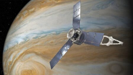 Juno, Jüpiter’de kasırga keşfetti