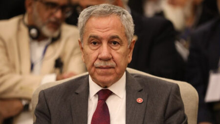 Bülent Arınç perde arkasını anlattı: Liderler, olaylar, ülkeler…