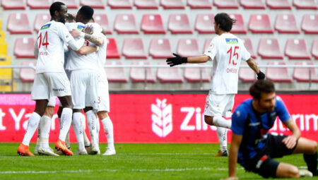 Son şampiyon Sivasspor çeyrek finale yükseldi