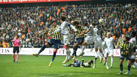 Adana’da puanlar paylaşıldı: 5 dakikada 2 gol