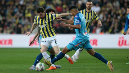 Fenerbahçe, Zenit ile berabere kaldı: Tribünde gerginlik