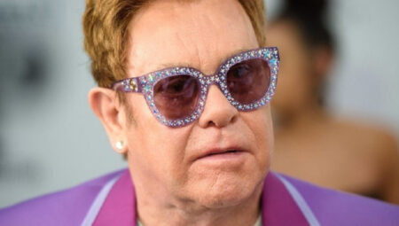 Müzisyen Elton John nasıl formda kaldığını anlattı: Bol bol yürüyorum